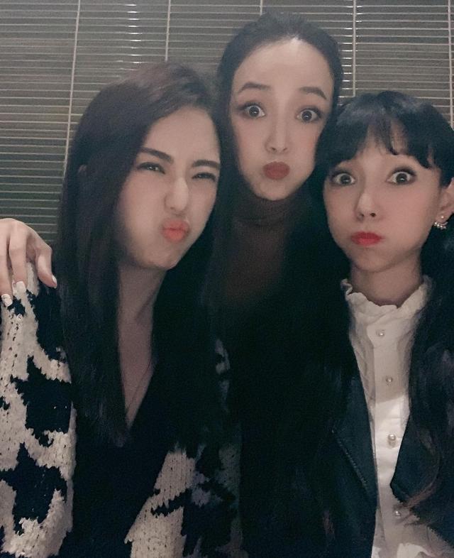 王力宏娇妻李靓蕾为侯佩岑庆生与江佩蓉同框卖萌比美姐妹情深