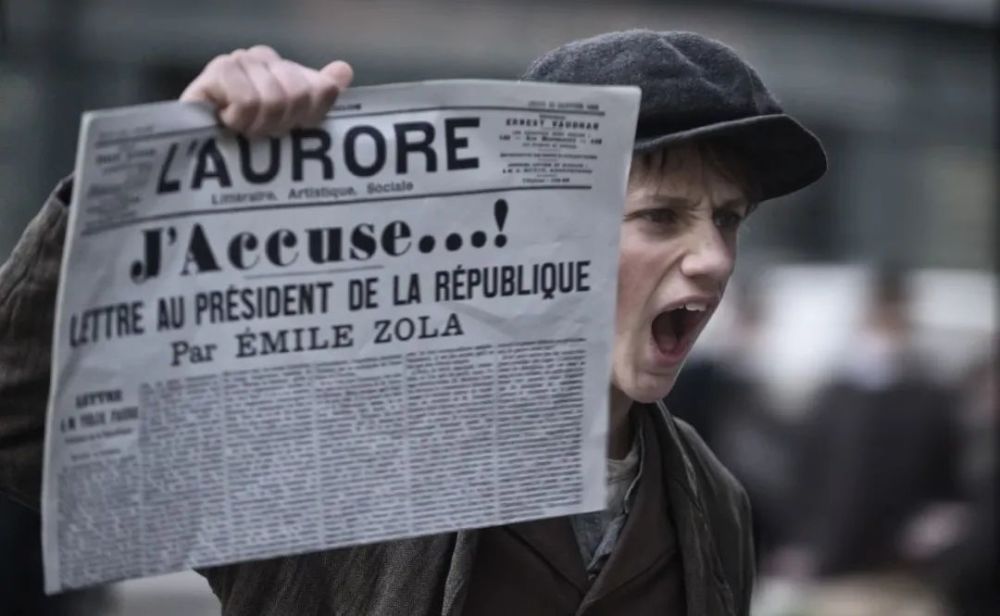 反派影评:那些"给外人递刀"的电影