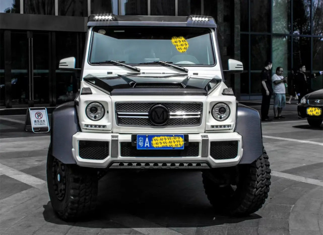 千万的奔驰g63amg6x6mansory改装版
