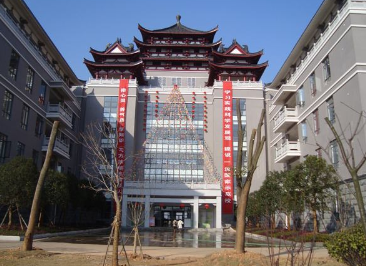 湖南专科学校的排名_2019湖南高考专科批平行一志愿投档分数线!2020高考志
