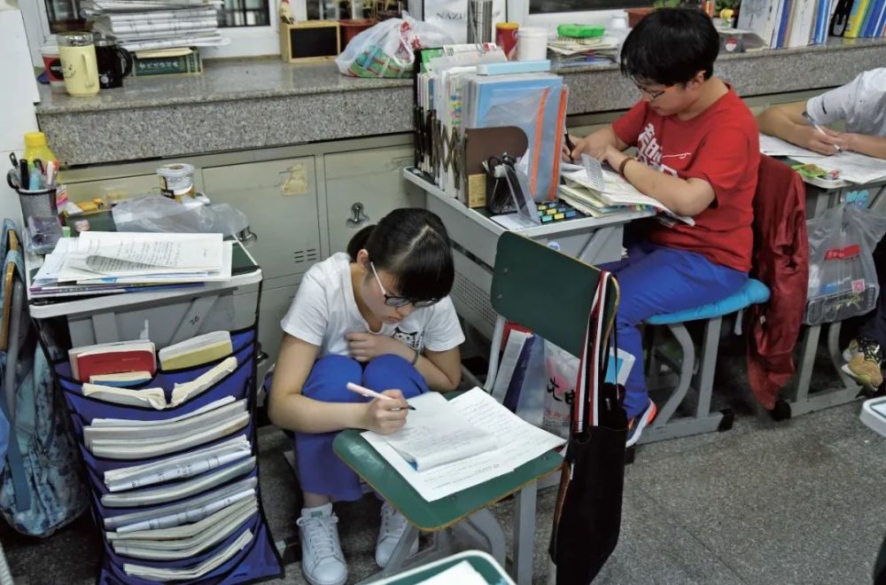 2018年5月23日,河北,邯郸市第一中学,高考备战期,高三学生在上晚自习