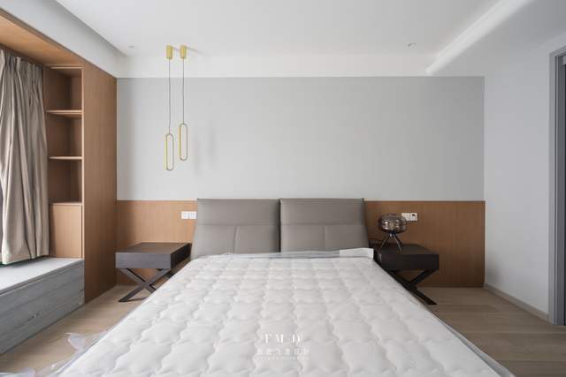 卧室不放床头柜,建议用这5个设计代替,外观更漂亮,收纳更方便_腾讯