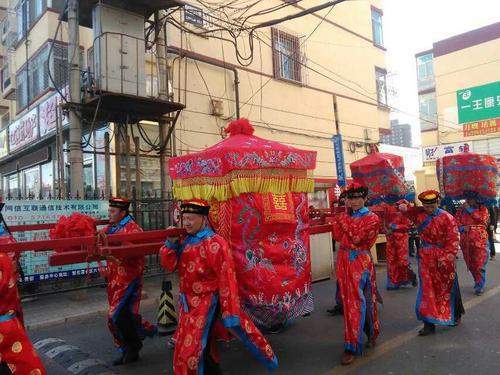 晚清一张照片流出:从轿夫数量,可以推断出主人的地位