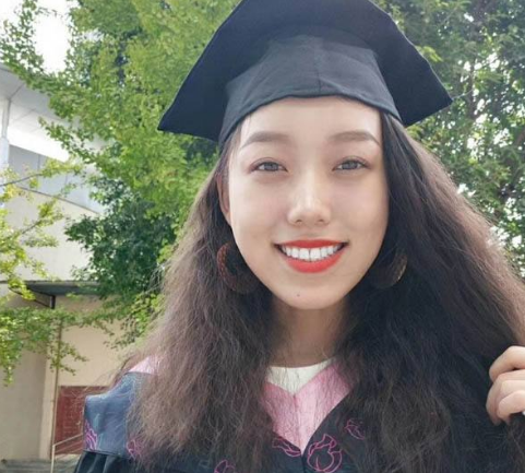 她爱了gai七年却败给王斯然:所有的深情在现实前"不堪一击"