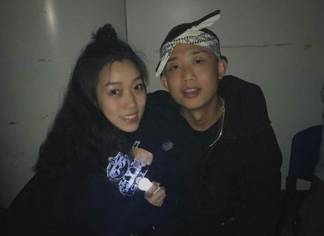 她爱了gai七年却败给王斯然所有的深情在现实前不堪一击