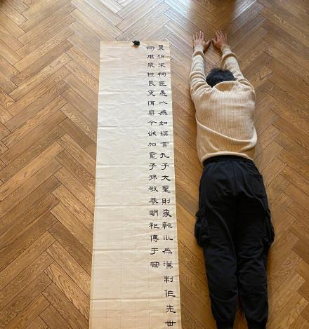 邓超对孙俪的字佩服得五体投地,9年时光,他们恩爱如初