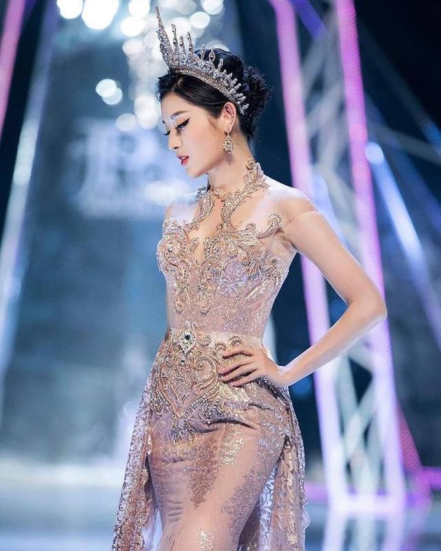 新晋越南第一美女nguyen!长相精致曲线有型,撞脸国内多个女明星