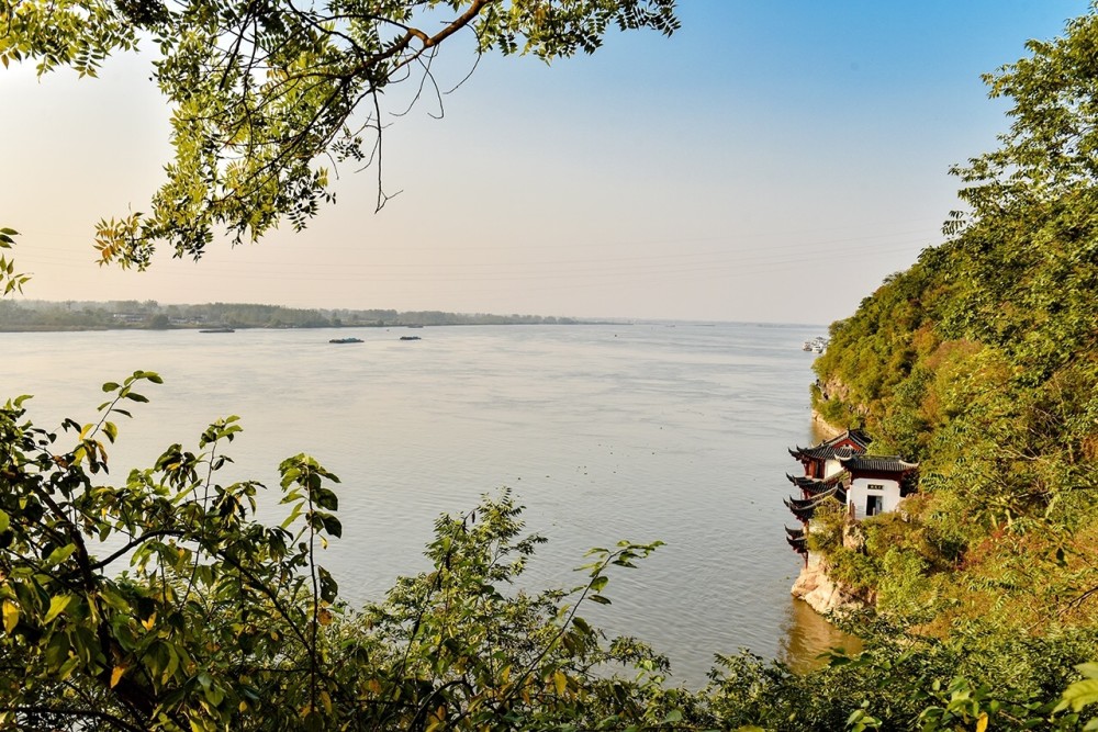 採石磯是馬鞍山的代表景點,地處長江邊,這裡因李白而出名,可追尋詩仙