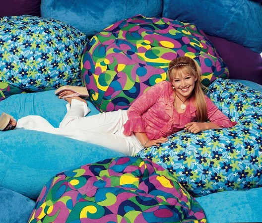 经典迪士尼影集《莉琪的异想世界》(lizzie mcguire)自2004年最后一集