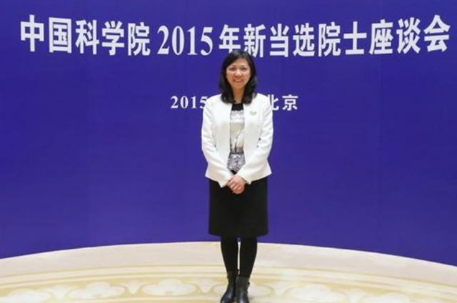 黄如:25岁读北大博士,30岁成北大教授,50岁当北大校长_腾讯新闻