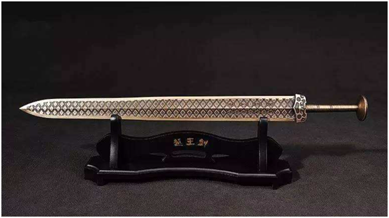 越王勾践剑为何千年不锈?专家用x光检测后,直呼:这不可能