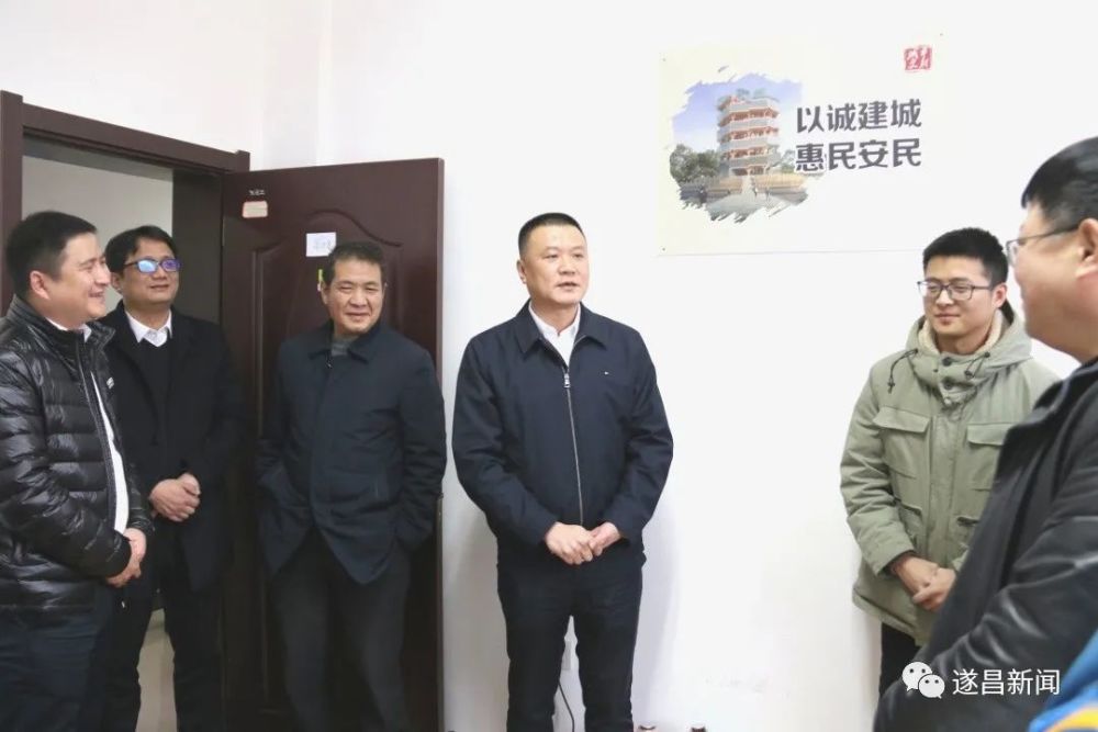 县领导尹建中,李宣,赵文明,谭国庆,潘堂根,吴建华陪同调研或参加座谈.