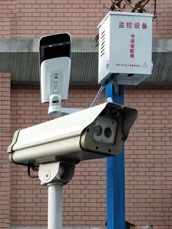 他们免费为居民们安装"天眼"|高空抛物|监控摄像头|取证|天眼|党支部