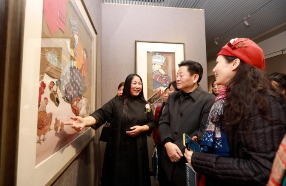 东北农妇自学成为艺术家剪纸作品比油画还逼真遭人怀疑20年