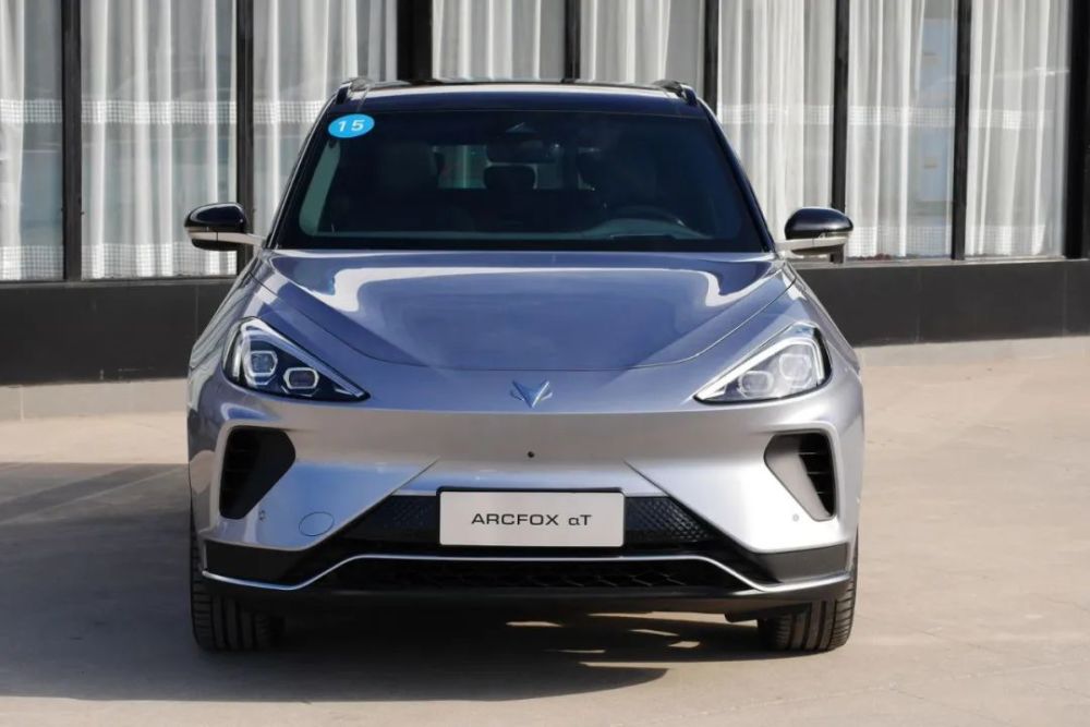 春卷又开车之试驾653km续航的极狐arcfoxαt