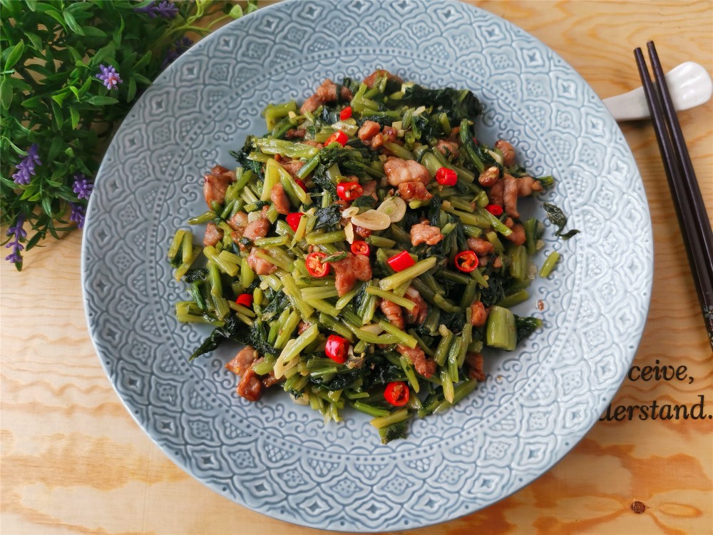 雪里蕻这样简单炒一炒,咸香味美,营养开胃,比吃肉还下饭