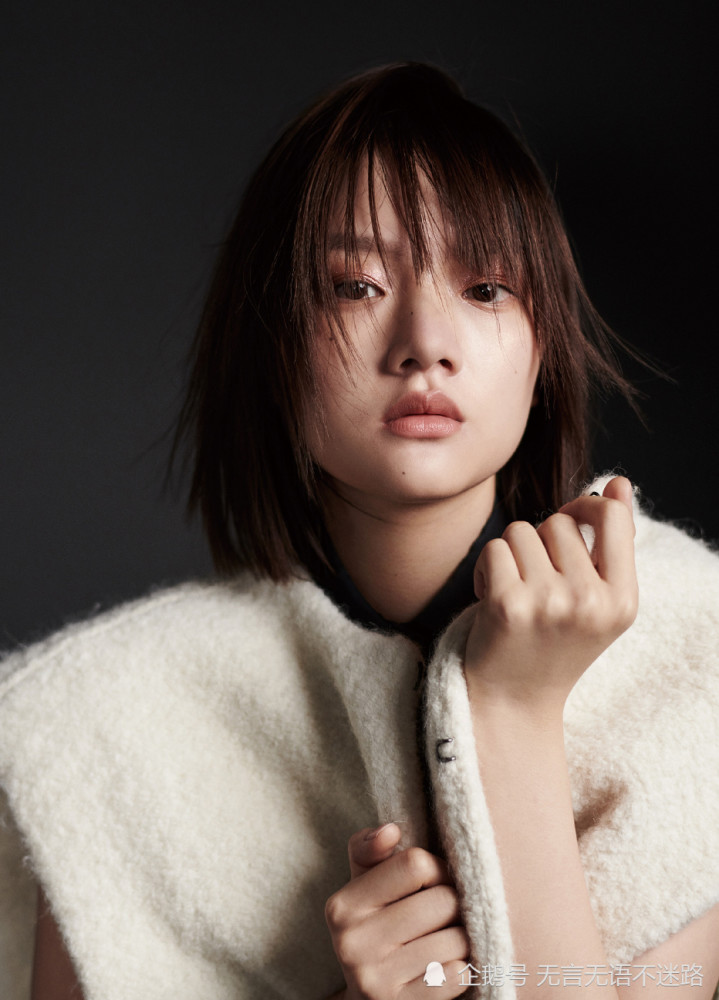 任敏最新秋冬温暖大片高级不失质感一起冲勇往直前