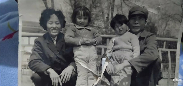 殷兰艳现居山东省济宁市微山县韩庄镇大房头村,家庭美满,生活幸福.