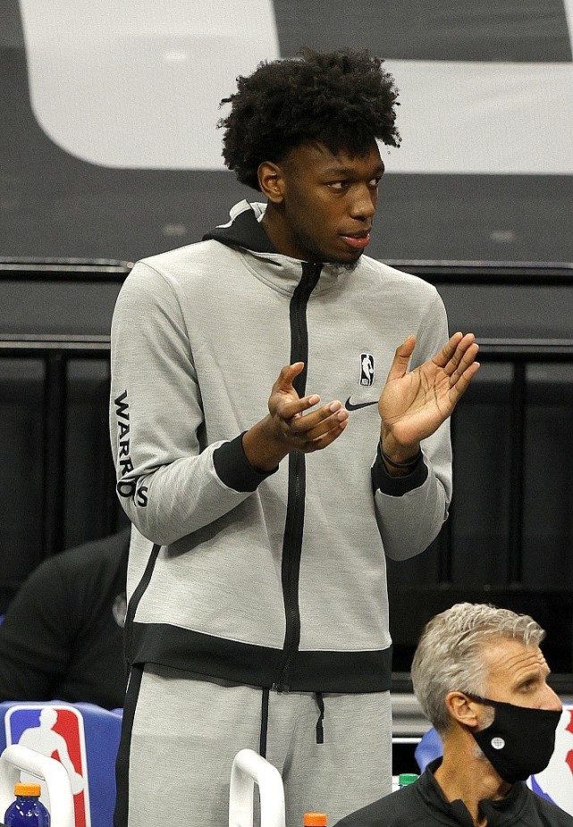 勇士榜眼怀斯曼赛前训练展示三分射程