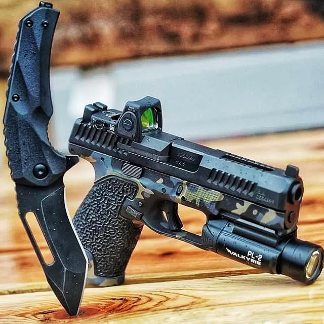 捷克模块化经典手枪 魔改成战术消音版本 是否能再续之前的辉煌?