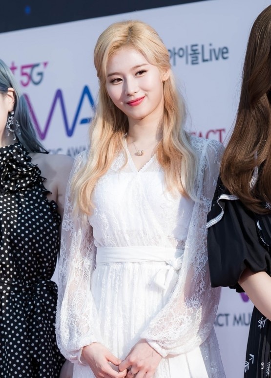 打开腾讯新闻,查看更多图片 >据悉,twice成员sana在今日已结束了为期2