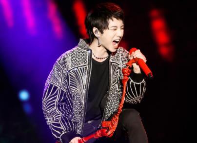 歌手2020第六期周深_公认最火的男歌手,周深仅第6,蔡徐坤冲进前3,榜首刚