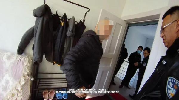 折叠刀排行_男子网购折叠刀连捅合租室友十多刀!精神鉴定系“冲动障碍”