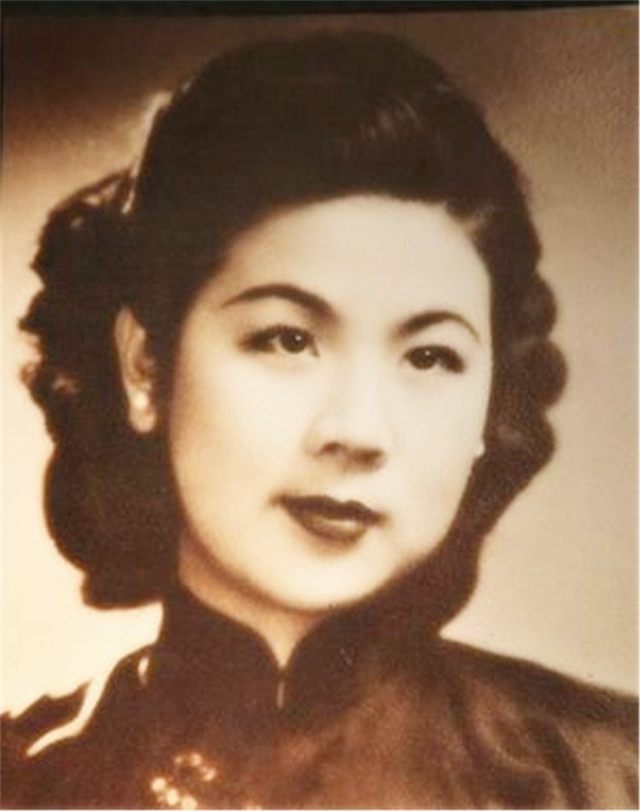 严幼韵珍贵的老照片第二张美丽高贵第三张与杨光泩的合影
