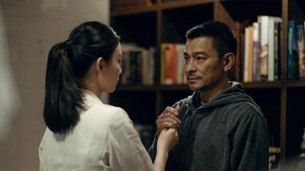 香港警匪亿万巨制《拆弹专家2》近日公布由刘德华,倪妮演唱的主题曲