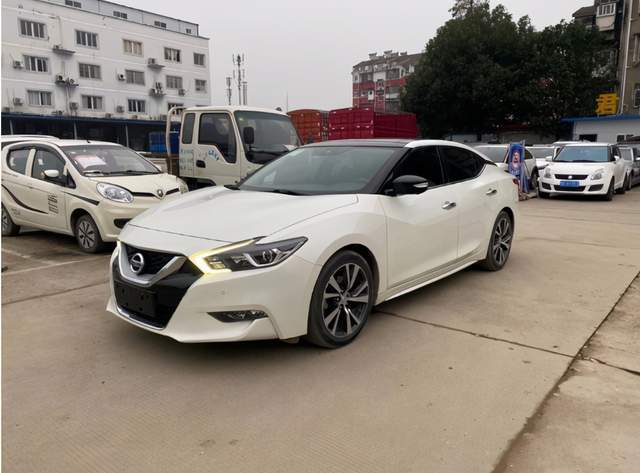 车行遇一辆二手日产西玛,3万公里,车贩报价16万却少有人问津