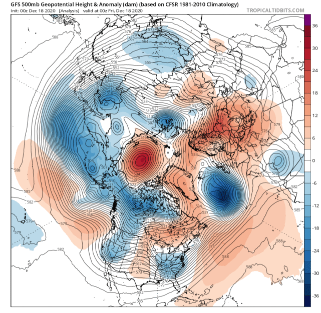 却不同了,出现了全面的位势偏高,这是强盛的极地高压正在发展的特征