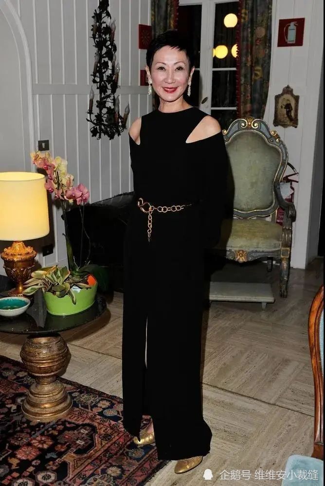 徐克爱了30余年的施南生,年近70岁殿堂级的时髦精,气质"完胜"林青霞