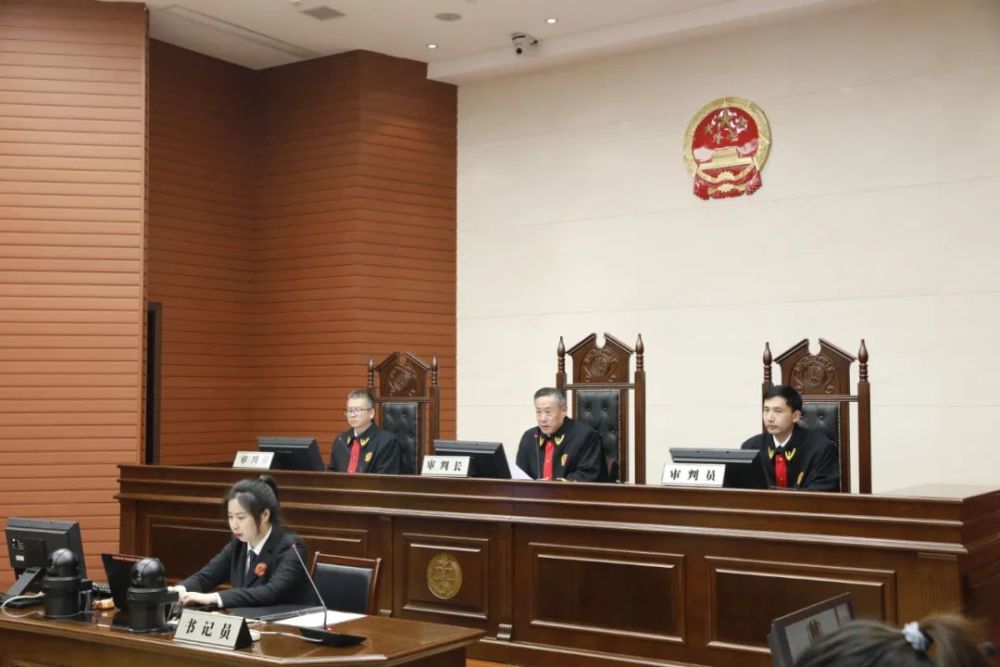 叶富兴周海承公开受审