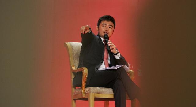 前央视主持人出狱即受聘,入职香港房地产公司,年薪400万