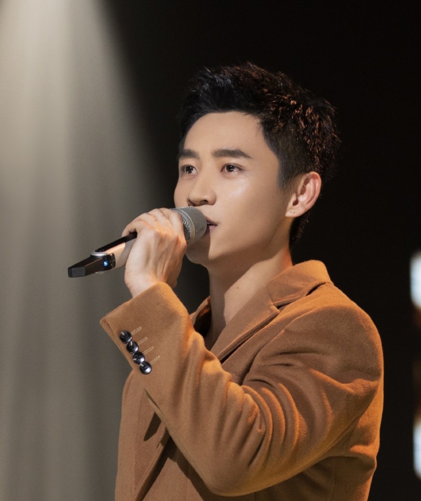 魏晨再唱成全太好哭了魏晨再唱成全画面回放王鸥