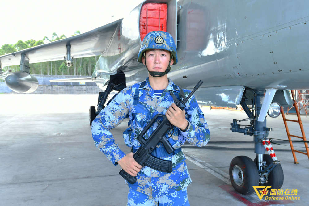 即将卸下肩章领花亲爱的战友铁打的营盘流水的兵又是一年驼铃声响海军