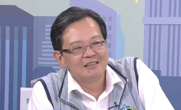 节目中黄创夏一度对大陆取得成就表示"认可",但随后话锋一转:称早在