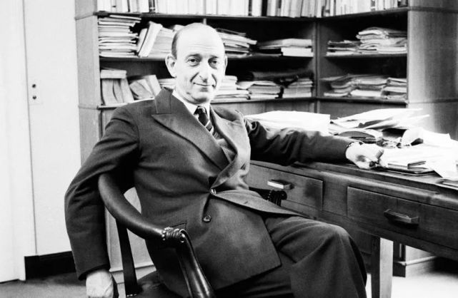 知识分子创造的"鸦片":雷蒙·阿隆对历史决定论的反思