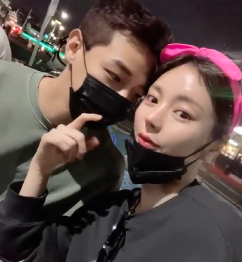 朴有天前女友晒割腕照血流一地触目惊心疑与百万豪车被偷有关