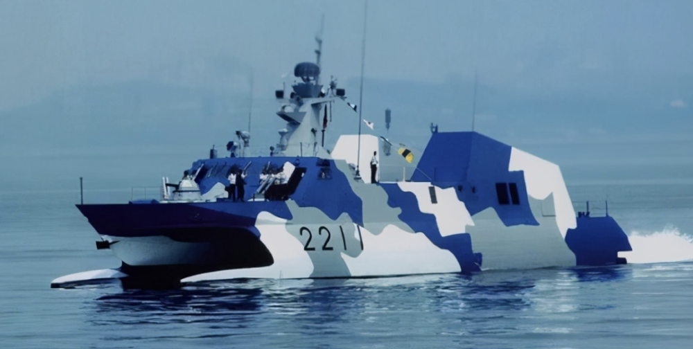 我军专家都懵逼了:22导弹艇,在东海腐蚀速度,居然比南海还快_腾讯新闻