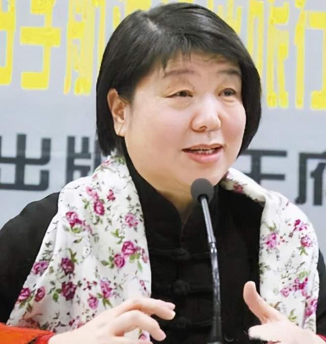 毕淑敏幼年自卑不敢讲话后化自卑为力量活出精彩人生