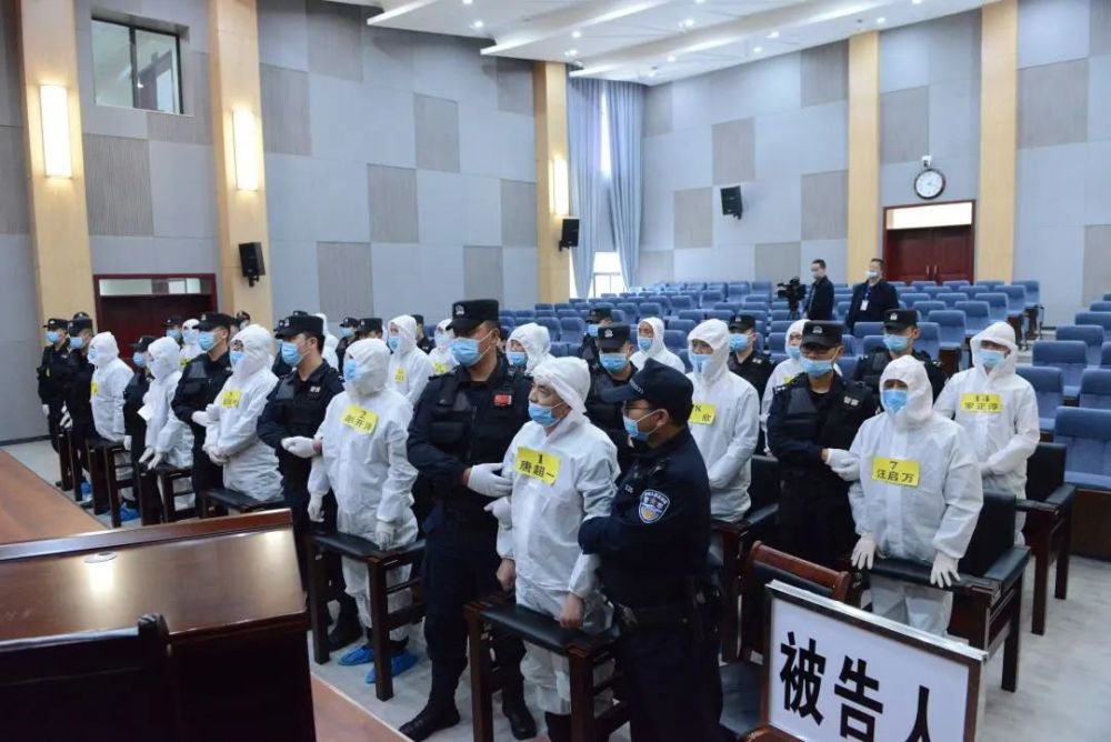遵义20人涉黑团伙案二审宣判,主犯唐超一获刑25年!