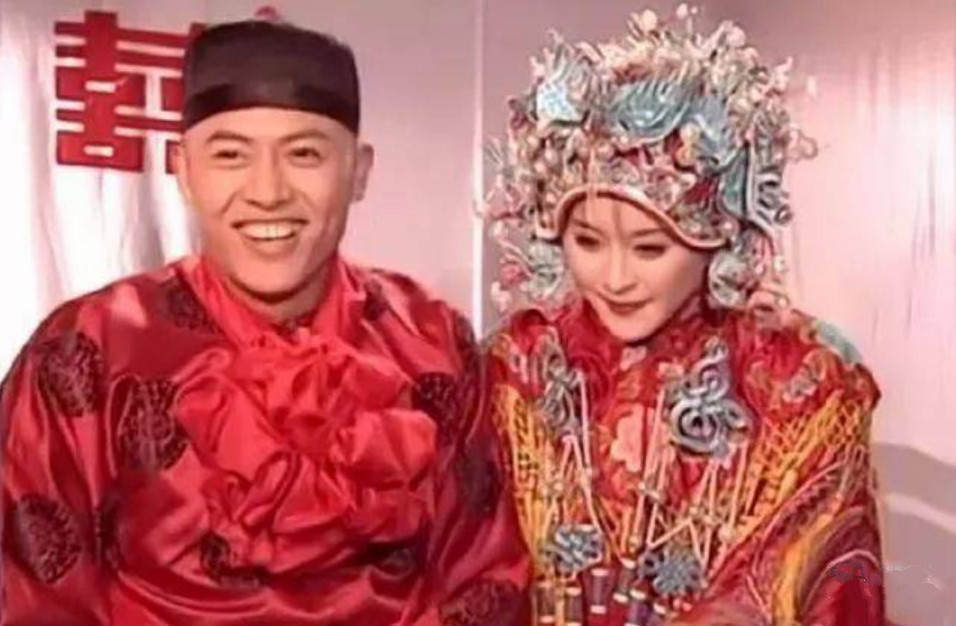 《还珠格格》:一般和主子抢男人的丫鬟,都没好下场,这2人都是