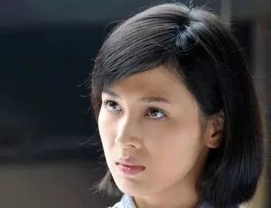 在这部剧走红成为内地知名的女明星,而杨秀芹的扮演者梁林琳却一直不