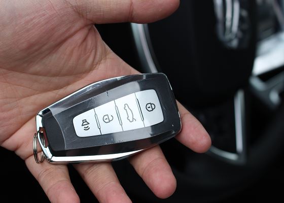 2021款吉利帝豪到店换装全新中网黑色车标很高级15l动力足