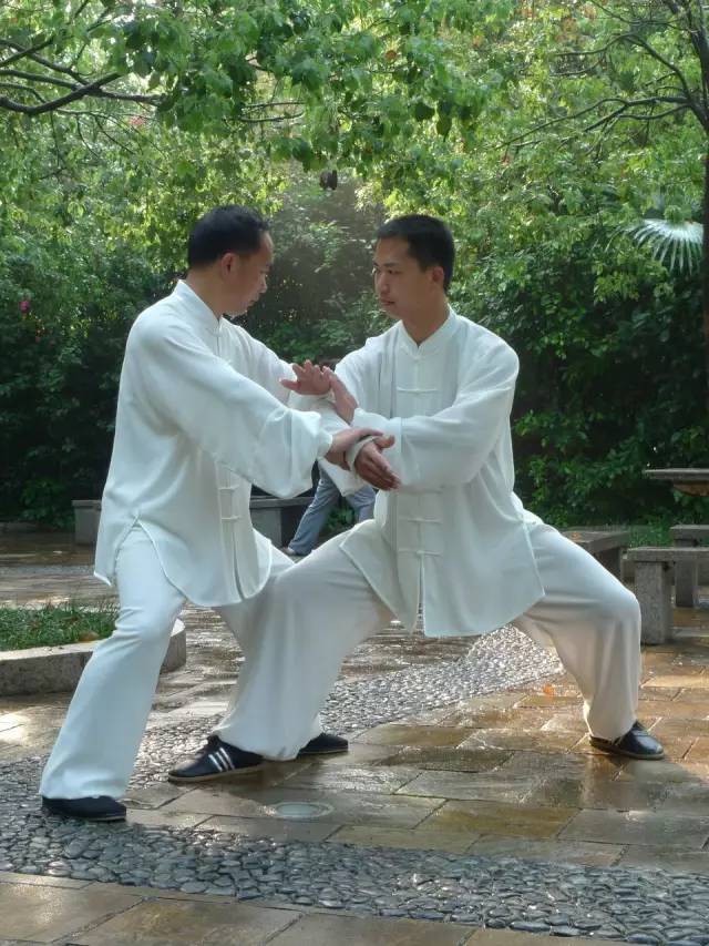 太极九诀之阴阳诀:太极阴阳少人修,呑吐开合问刚柔_腾讯新闻