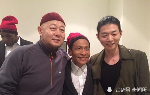 虽然没有什么人认识他.是一位歌手.而火风呢,原名叫做霍峰.