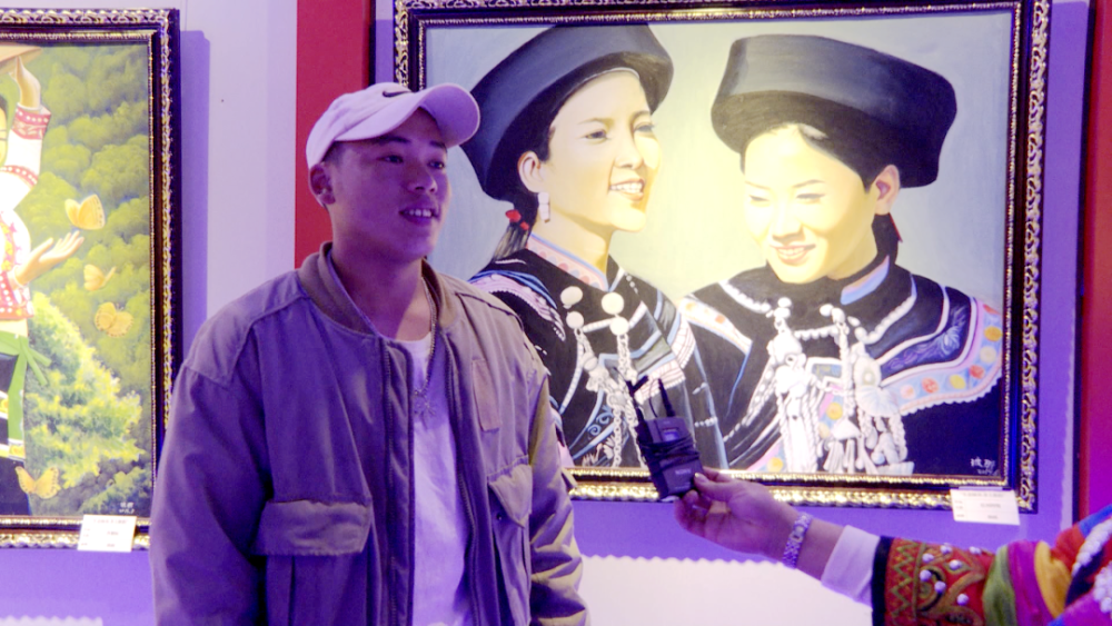 绿春县哈尼农民画家陈波那举办个人油画展 腾讯新闻