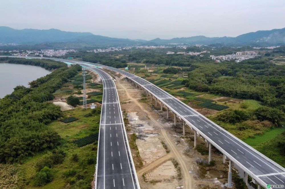 汕湛高速公路汕头至揭西段月底将全线通车