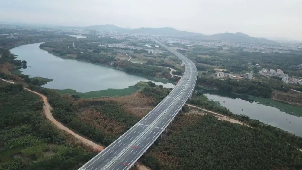 汕湛高速公路汕头至揭西段月底将全线通车